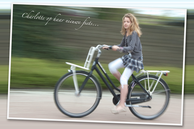 Charlotte op fiets